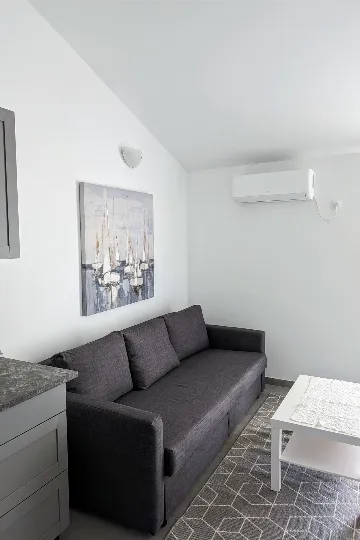 Two-Bedroom Apartment in Poreč for 4 Guests