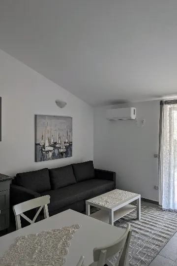 Two-Bedroom Apartment in Poreč for 4 Guests