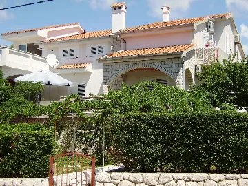 Sea View Apartment in Rab-Barbat for 6 Guests