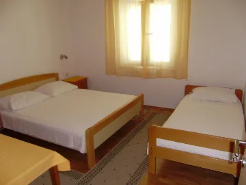 Sea View Apartment in Rab-Barbat for 6 Guests