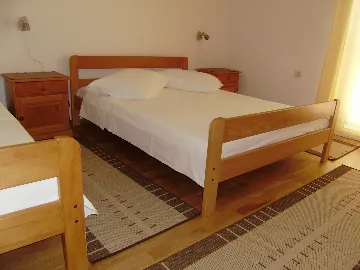 Sea View Apartment in Rab-Barbat for 6 Guests