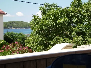 Sea View Apartment in Rab-Barbat for 6 Guests