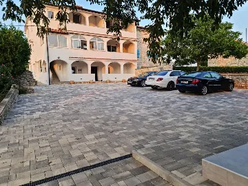 Two-Bedroom Apartment with Vineyard View in Starići