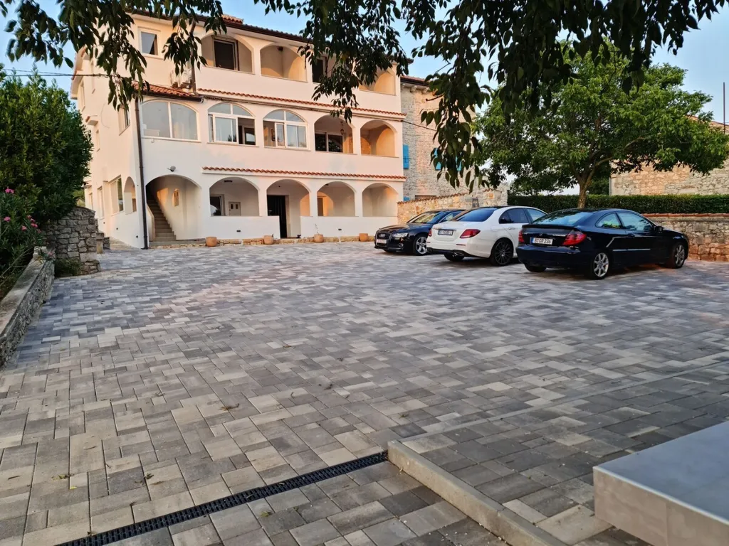 Two-Bedroom Apartment with Vineyard View in Starići
