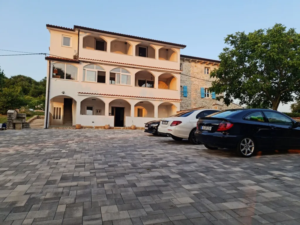 Two-Bedroom Apartment with Vineyard View in Starići