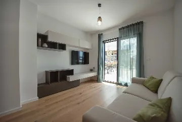 Umag Apartment for 6 Guests with 2 Bedrooms