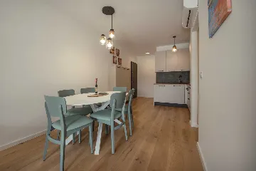 Umag Apartment for 6 Guests with 2 Bedrooms