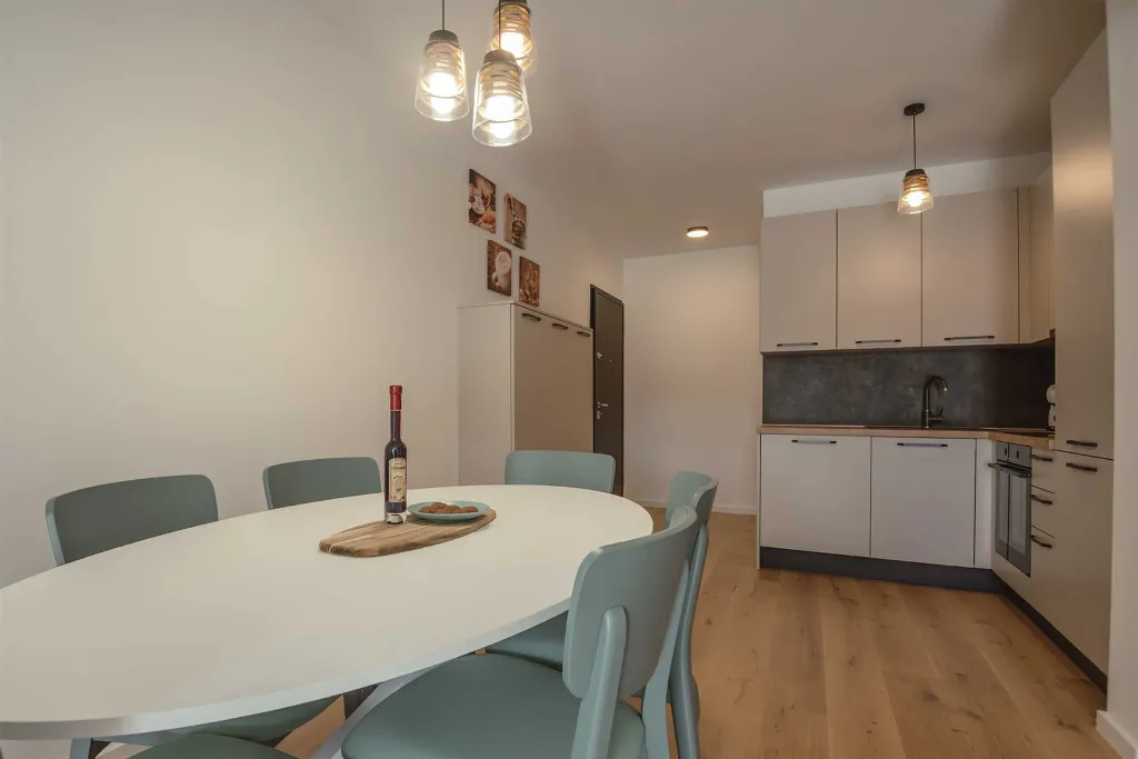 Umag Apartment for 6 Guests with 2 Bedrooms