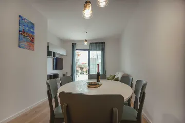 Umag Apartment for 6 Guests with 2 Bedrooms