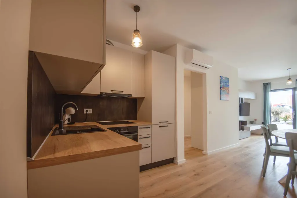 Umag Apartment for 6 Guests with 2 Bedrooms