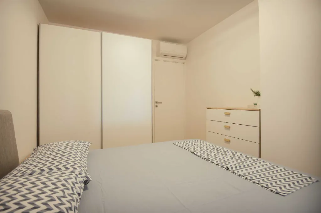 Umag Apartment for 6 Guests with 2 Bedrooms