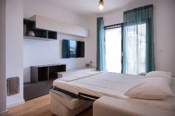 Umag Apartment for 6 Guests with 2 Bedrooms