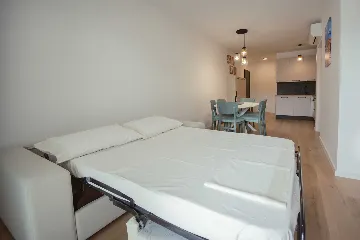 Umag Apartment for 6 Guests with 2 Bedrooms