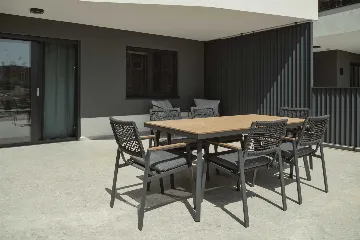 Umag Apartment for 6 Guests with 2 Bedrooms