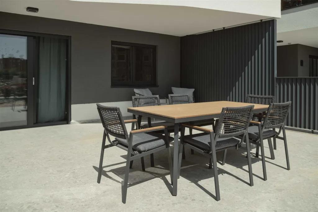 Umag Apartment for 6 Guests with 2 Bedrooms