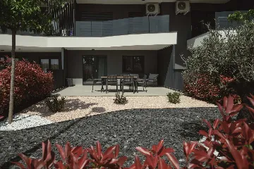 Umag Apartment for 6 Guests with 2 Bedrooms