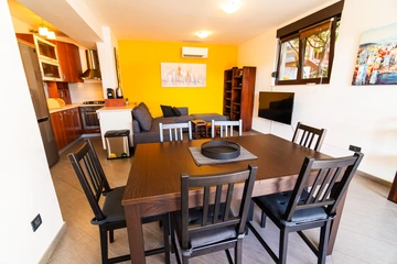 Ground-Floor Apartment in Selce