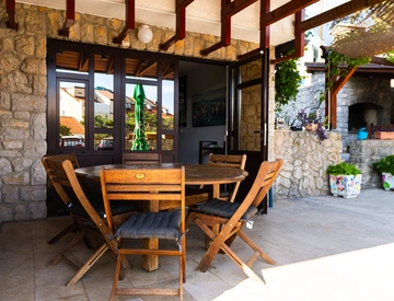 Ground-Floor Apartment in Selce