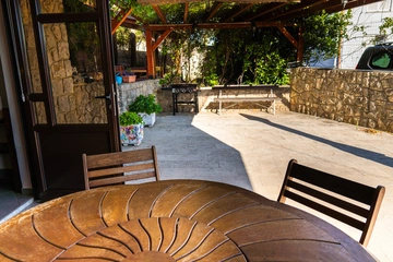 Ground-Floor Apartment in Selce