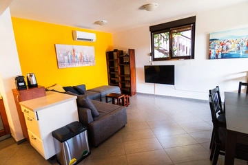 Ground-Floor Apartment in Selce