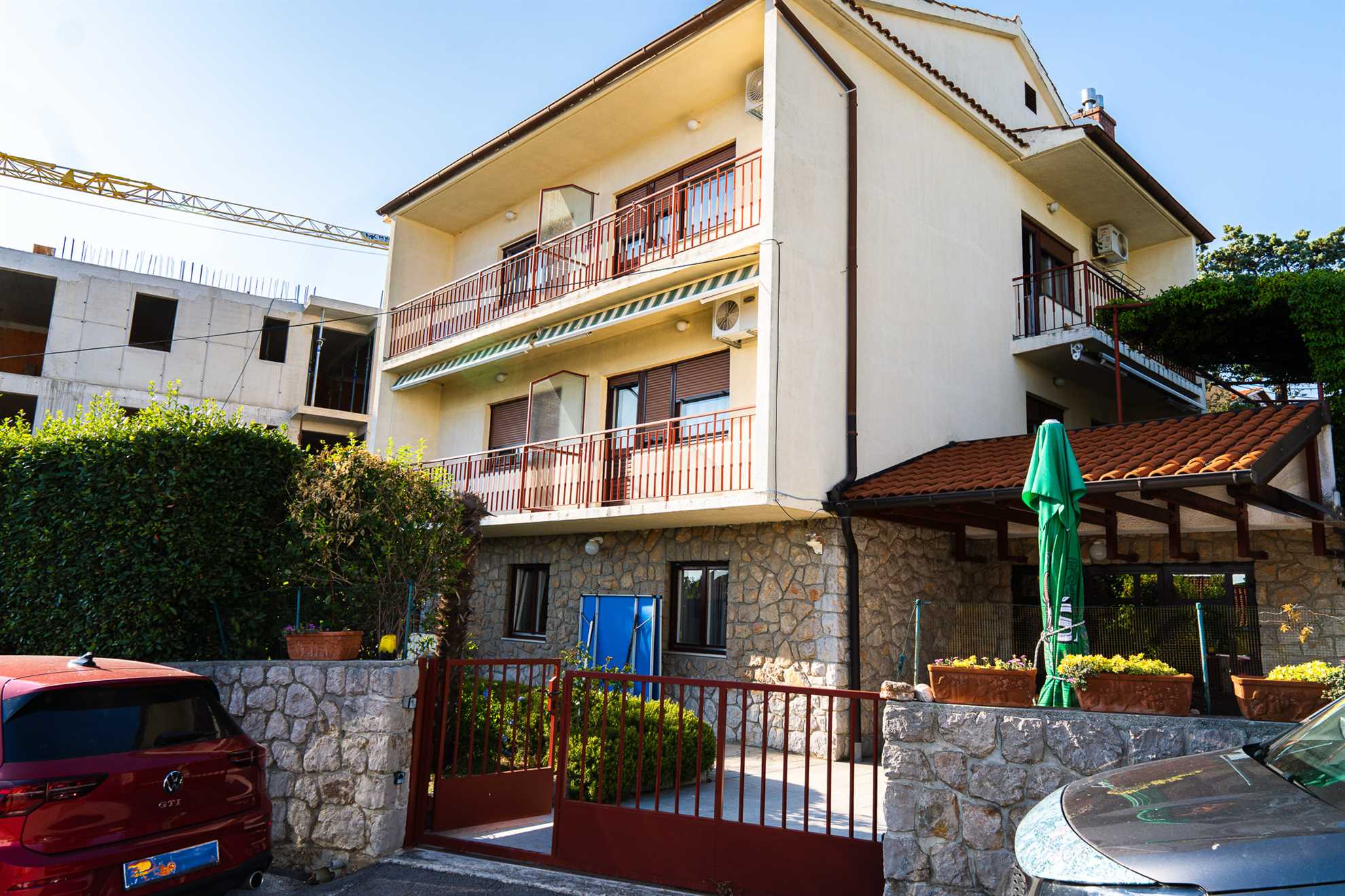 Apartments Mercedes near the beach (APT 2)