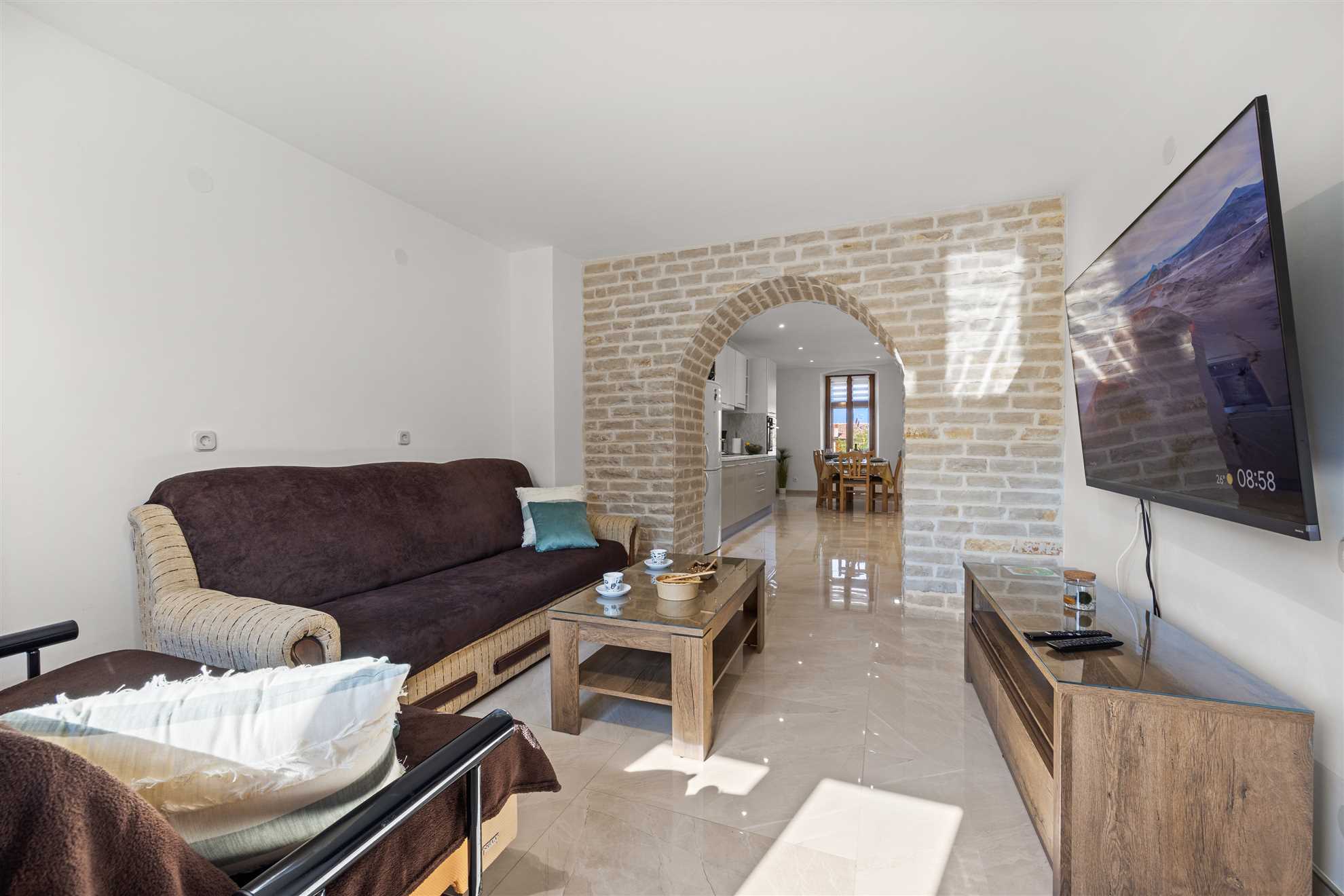 Apartment with yard, parking, pool,  jacuzzi and barbecue