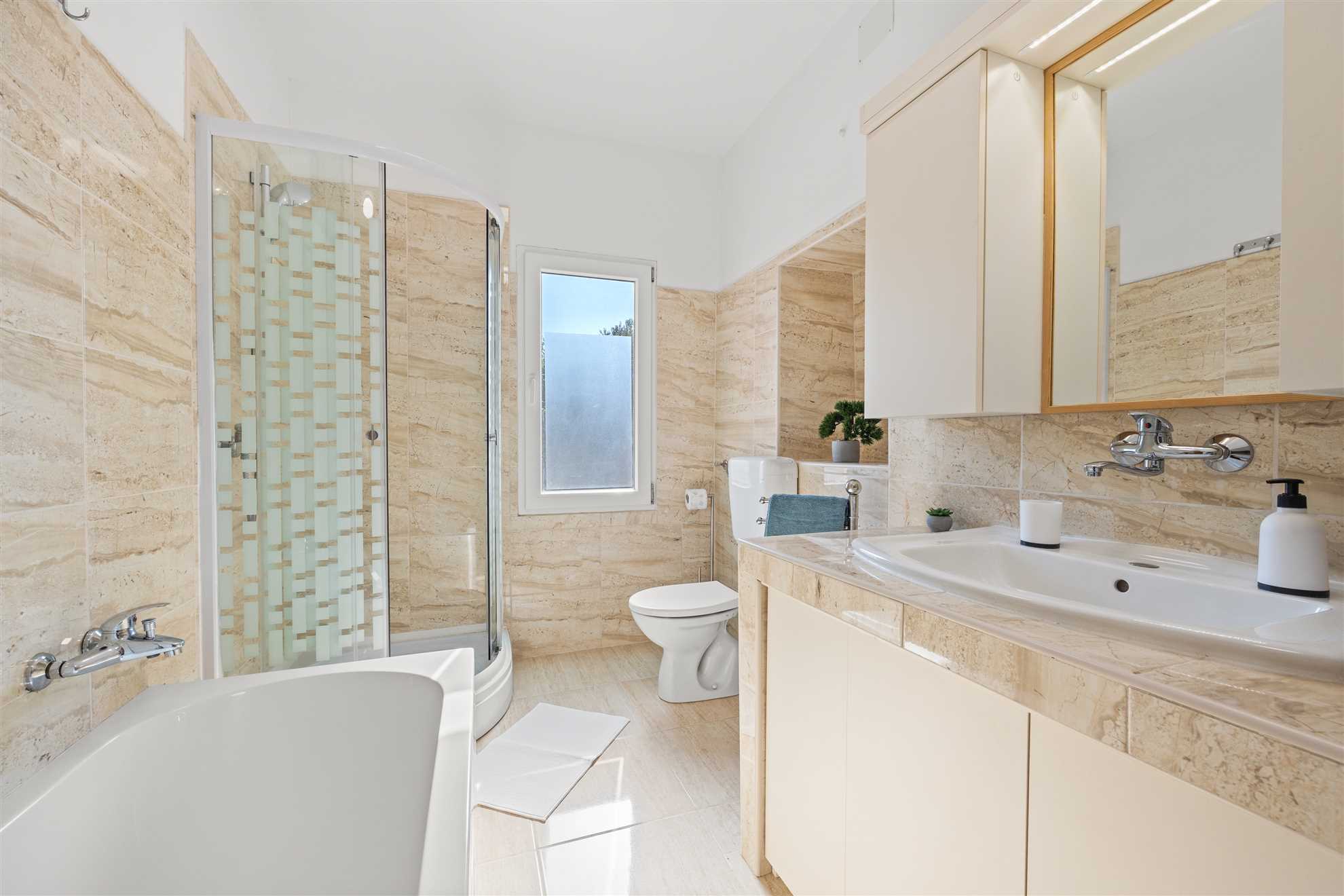 Apartment with yard, parking, pool,  jacuzzi and barbecue
