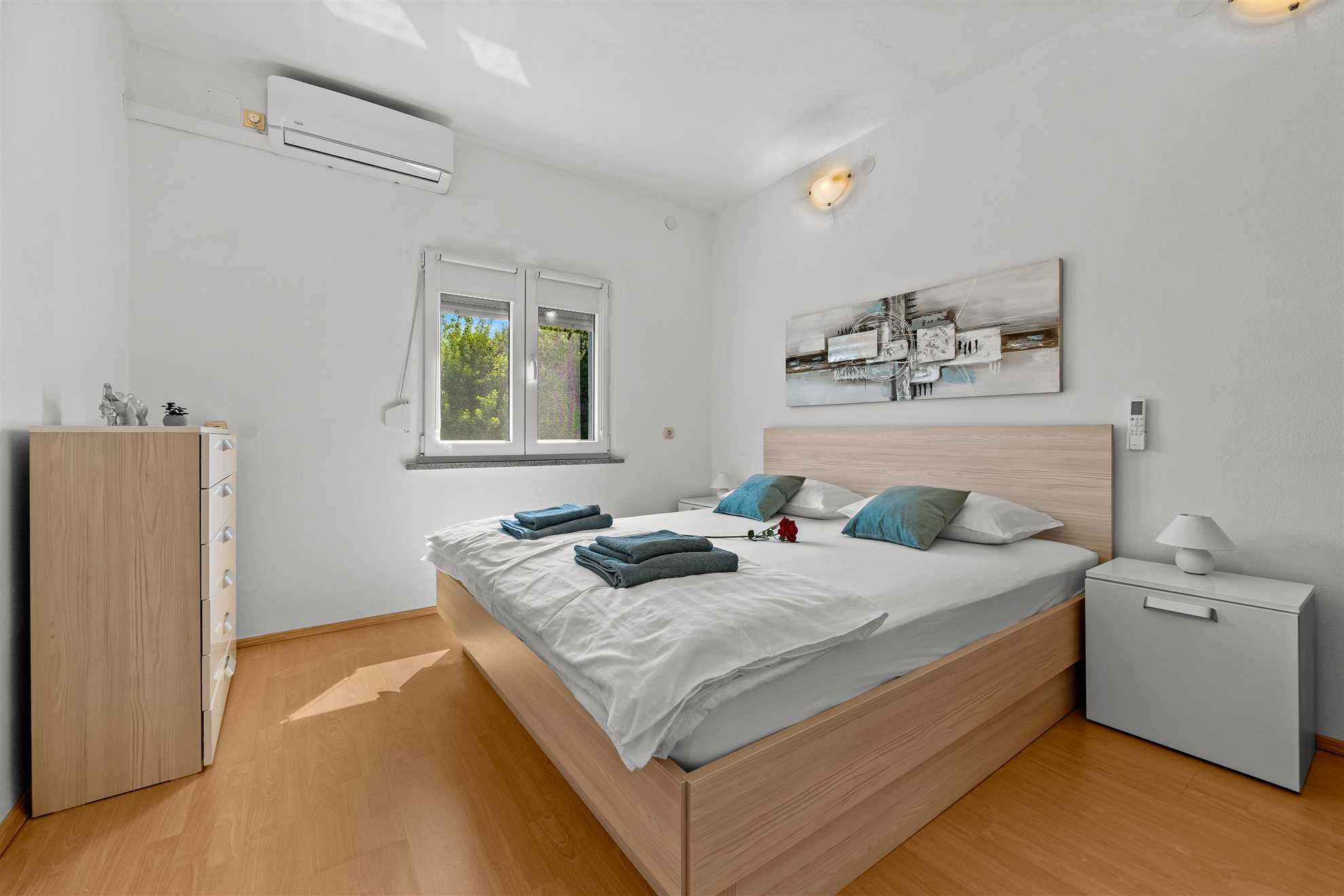 Apartment with yard, parking, pool,  jacuzzi and barbecue