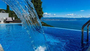 Villa with Heated Pool and Spa in Medveja