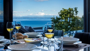 Villa with Heated Pool and Spa in Medveja