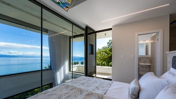 Villa with Heated Pool and Spa in Medveja