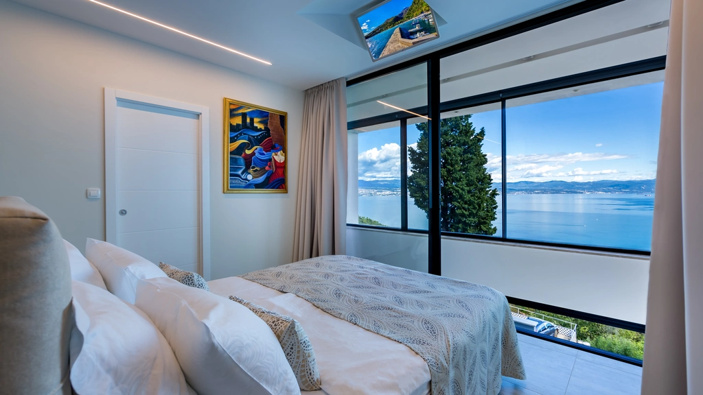 Villa with Heated Pool and Spa in Medveja
