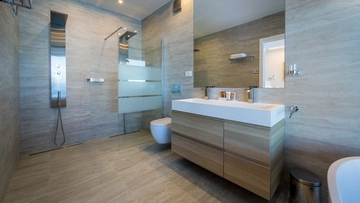 Villa with Heated Pool and Spa in Medveja