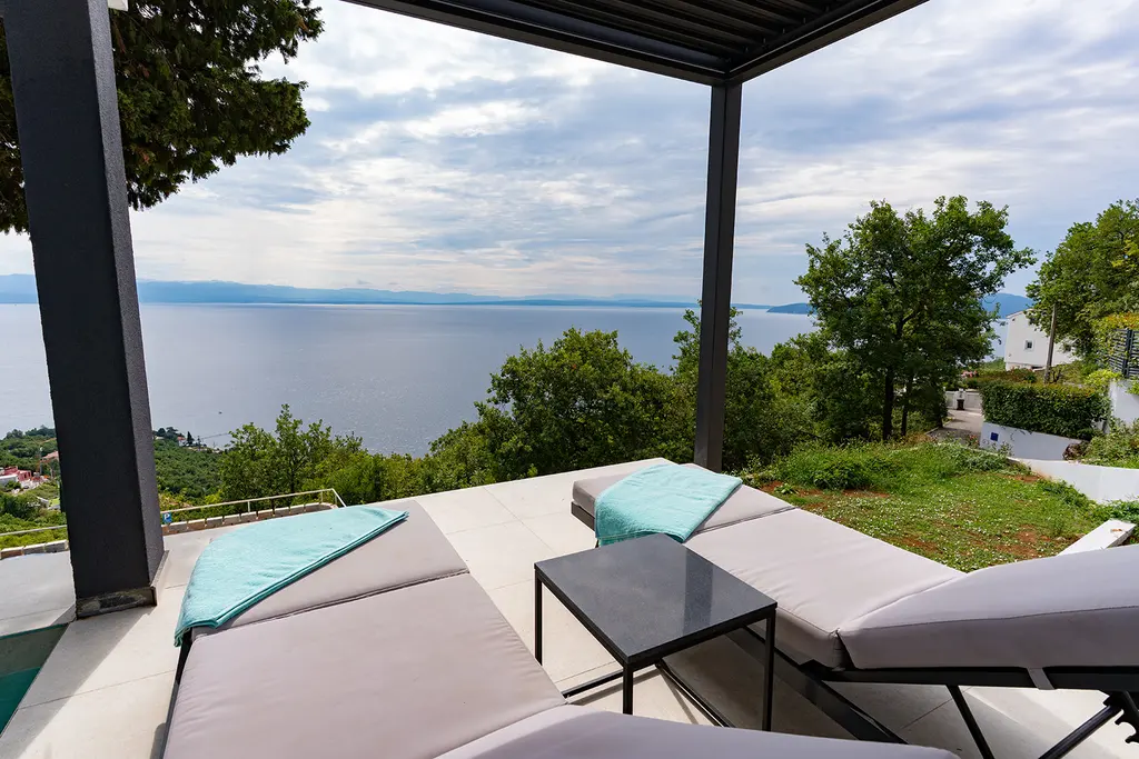 Medveja 1-Bed Villa with Heated Pool & Jacuzzi