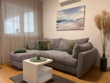 Zagreb 1-Bedroom Apartment with Hot Tub Terrace