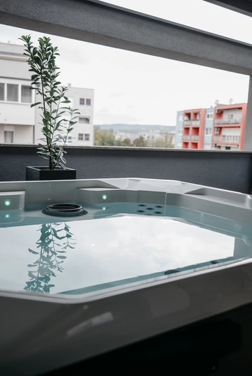 Zagreb 1-Bedroom Apartment with Hot Tub Terrace
