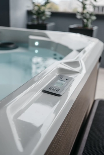 Zagreb 1-Bedroom Apartment with Hot Tub Terrace