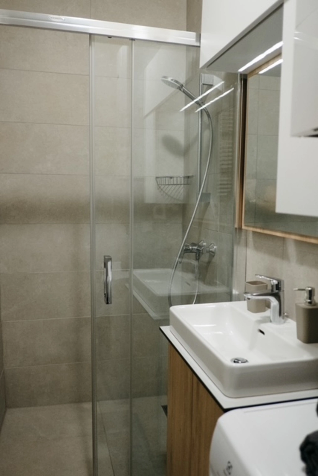 Zagreb 1-Bedroom Apartment with Hot Tub Terrace