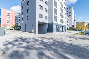 Zagreb 1-Bedroom Apartment with Hot Tub Terrace