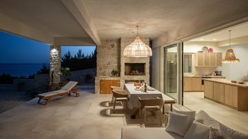 Sea-View 3-Bedroom Villa in Ivan Dolac for 6