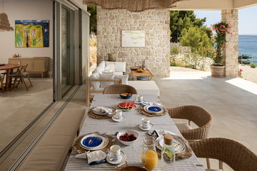 Sea-View 3-Bedroom Villa in Ivan Dolac for 6