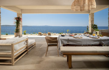 Sea-View 3-Bedroom Villa in Ivan Dolac for 6
