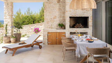 Sea-View 3-Bedroom Villa in Ivan Dolac for 6