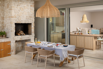 Sea-View 3-Bedroom Villa in Ivan Dolac for 6