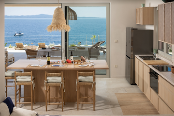 Sea-View 3-Bedroom Villa in Ivan Dolac for 6