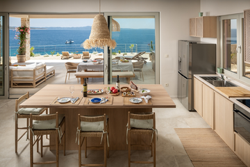 Sea-View 3-Bedroom Villa in Ivan Dolac for 6