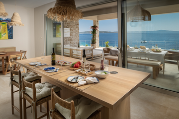 Sea-View 3-Bedroom Villa in Ivan Dolac for 6