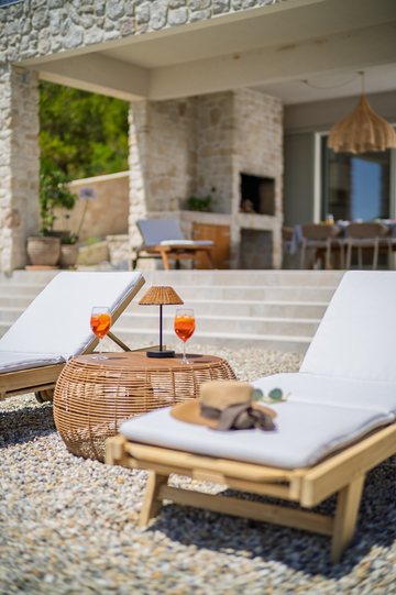 Sea-View 3-Bedroom Villa in Ivan Dolac for 6