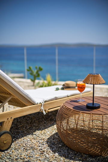 Sea-View 3-Bedroom Villa in Ivan Dolac for 6
