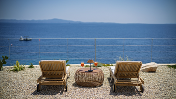 Sea-View 3-Bedroom Villa in Ivan Dolac for 6